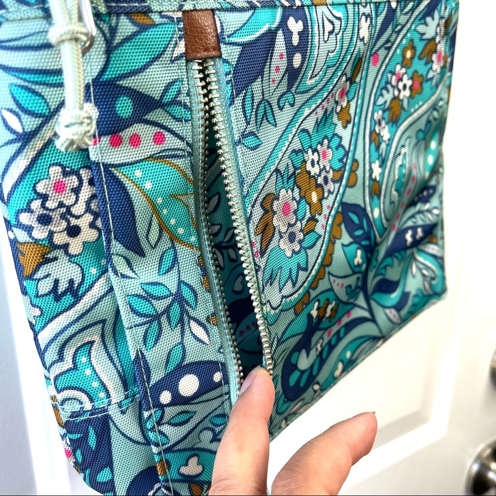 Vintage Vera Bradley Lighten Up Travel Ready CB Blue Daisy & Paisley Purse. - Picture 4 of 14